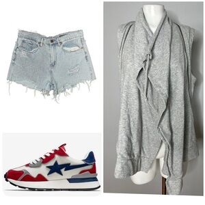 DEMOCRACY GREY ZIPPER SWEATSHIRT TOP- PRELOVED-LARGE